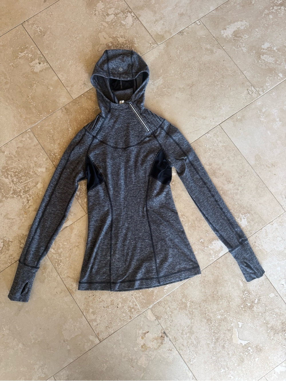 Lululemon Run: Back On Track Pullover
Heathered Black Size 4